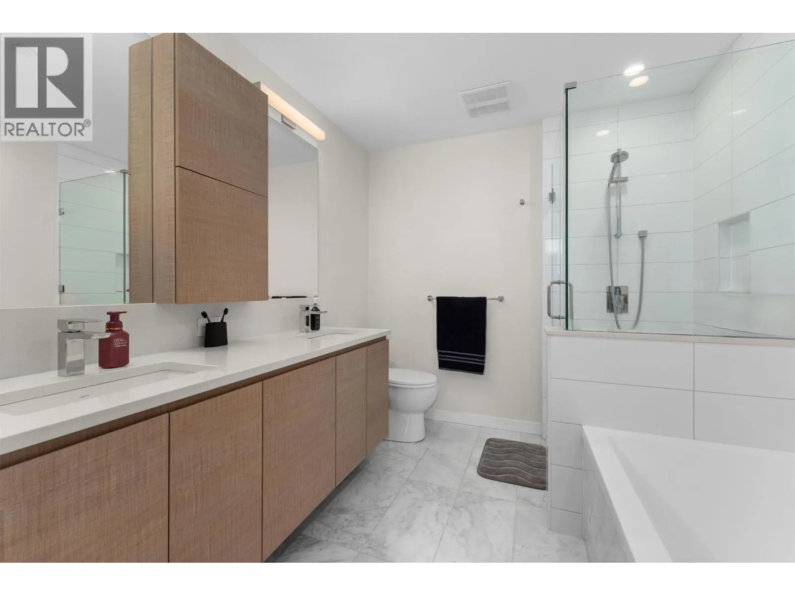 2107 4168 LOUGHEED HIGHWAY