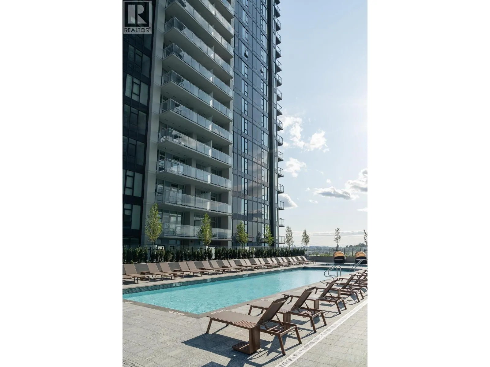 2107 4168 LOUGHEED HIGHWAY