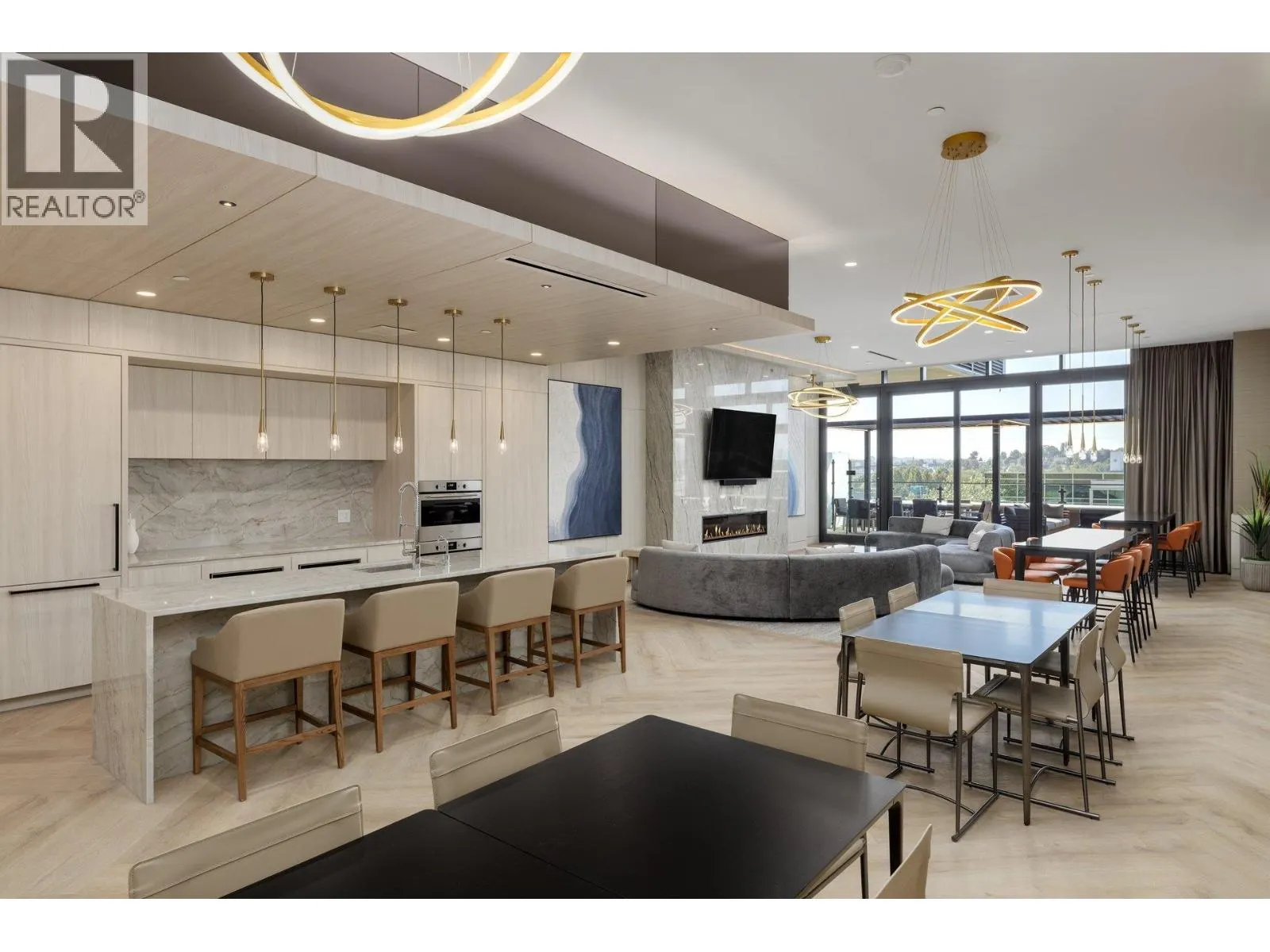 2107 4168 LOUGHEED HIGHWAY