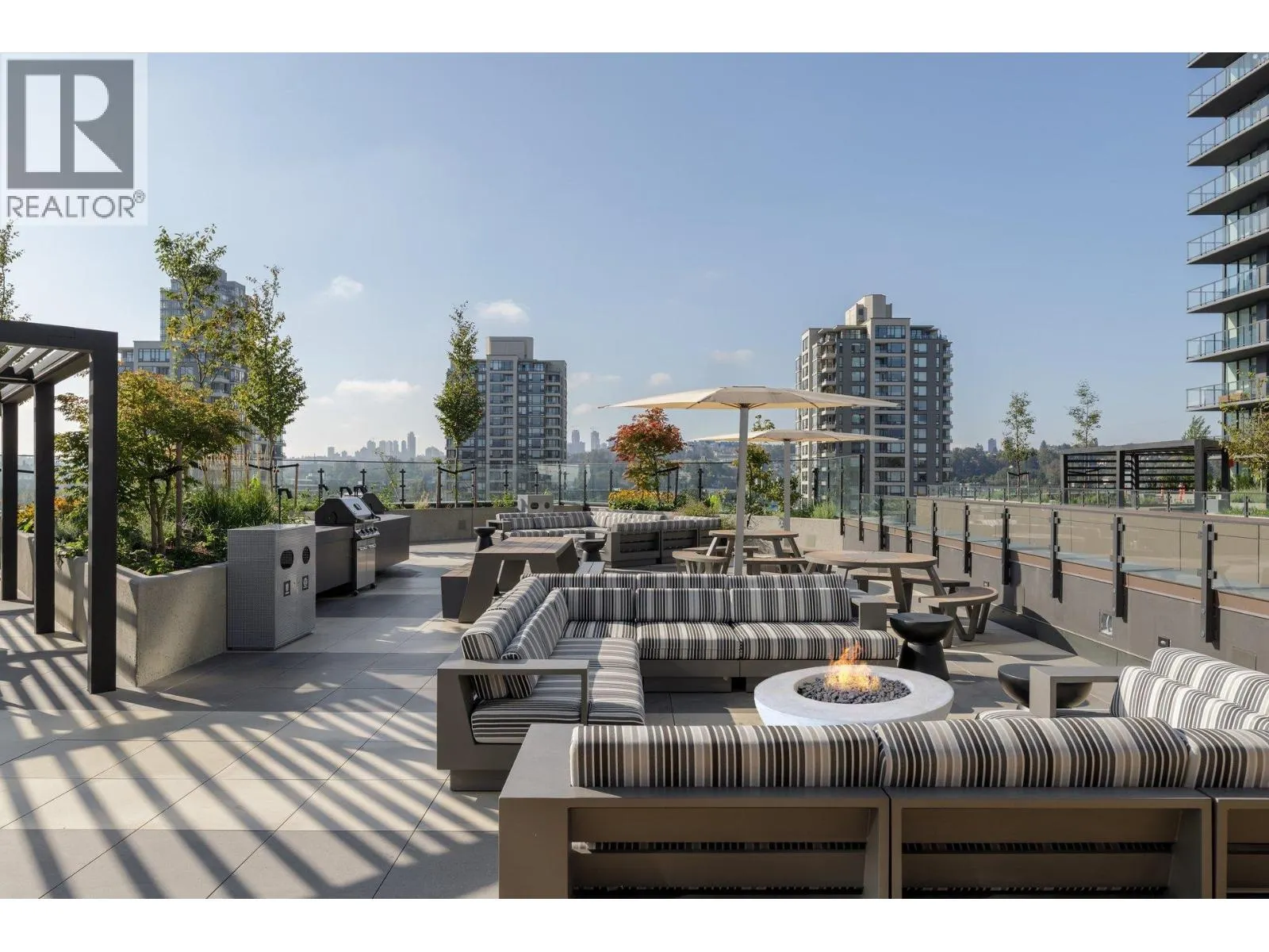2107 4168 LOUGHEED HIGHWAY