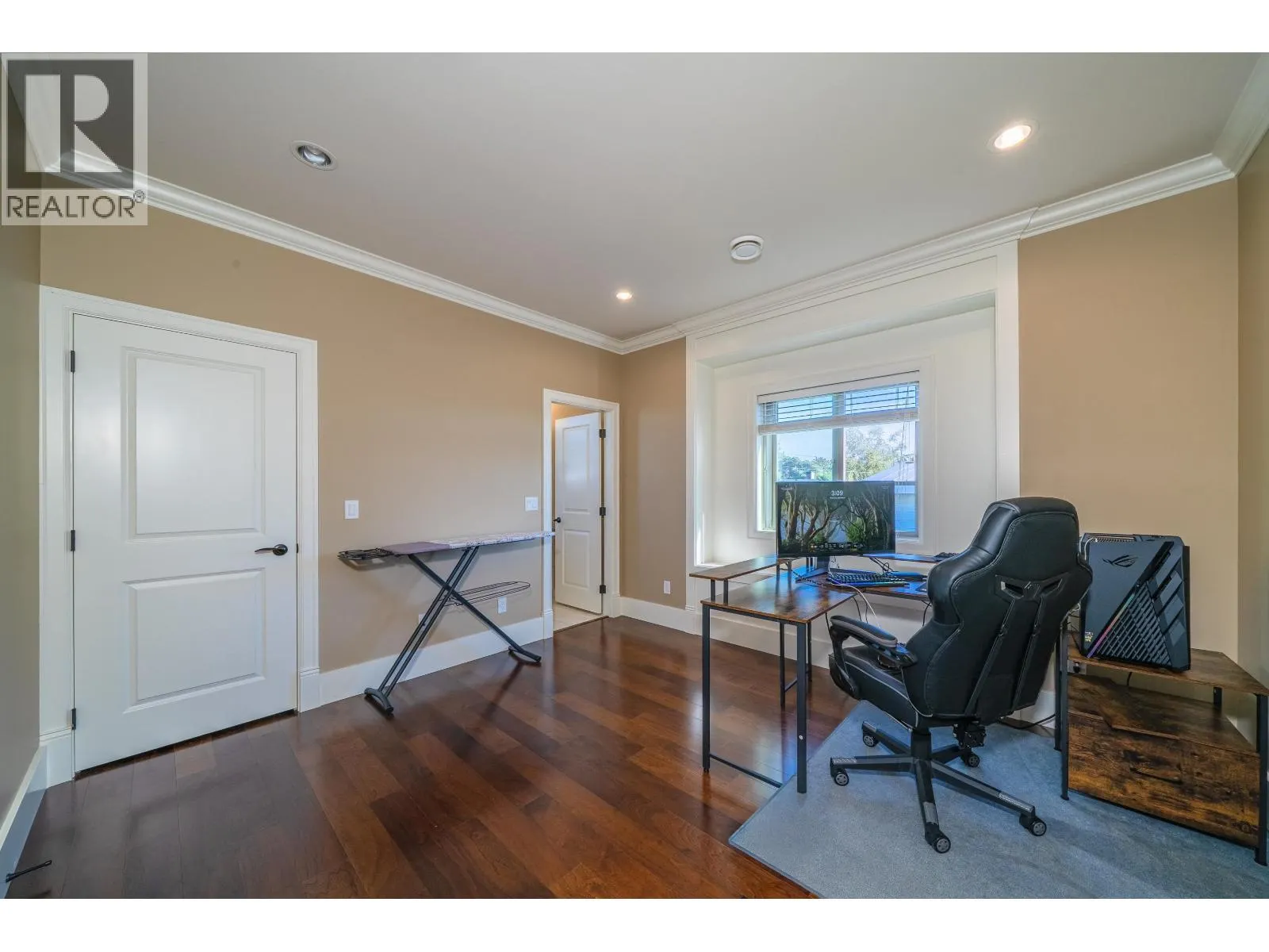 8100 FAIRLANE ROAD