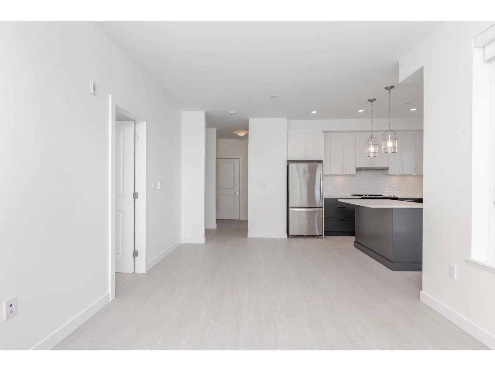 B403 20834 80 AVENUE