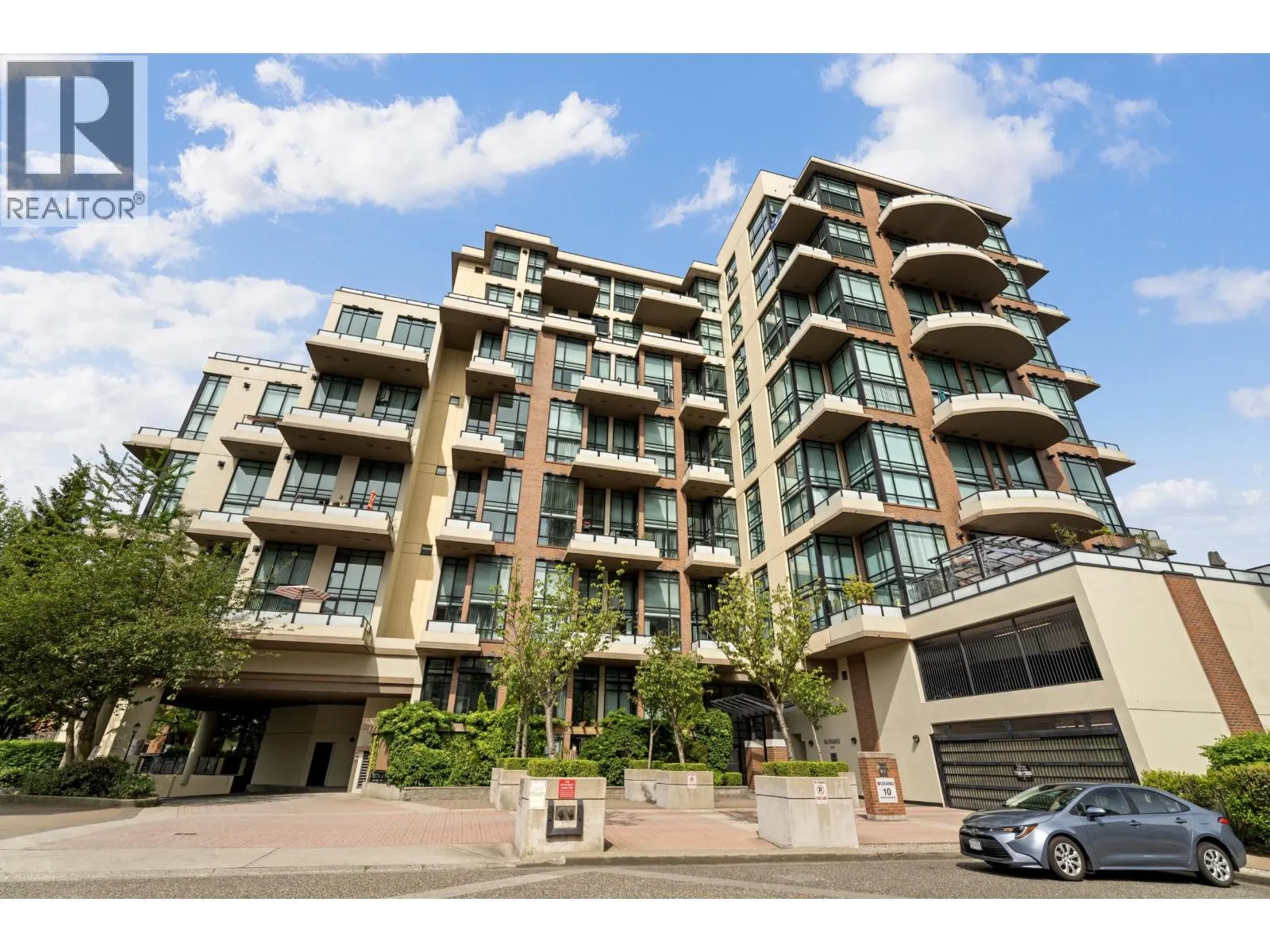 201 10 RENAISSANCE SQUARE