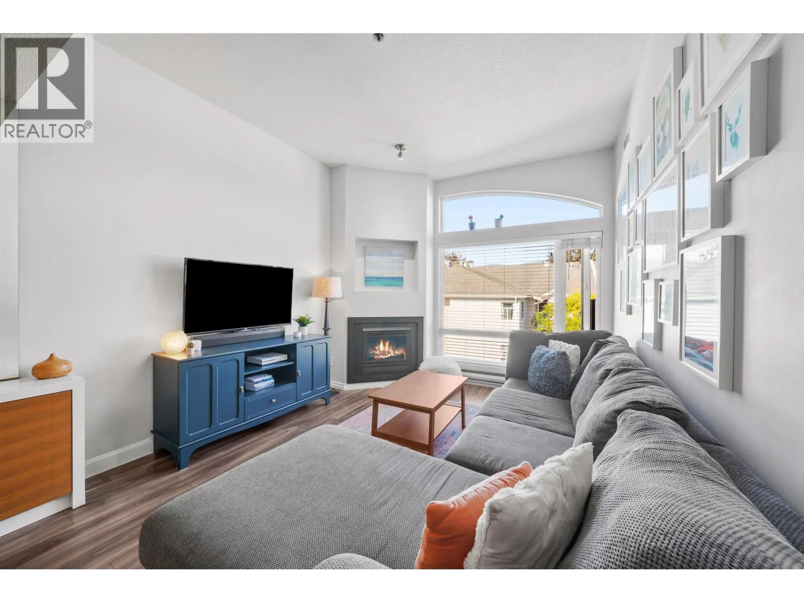 405 2335 WHYTE AVENUE