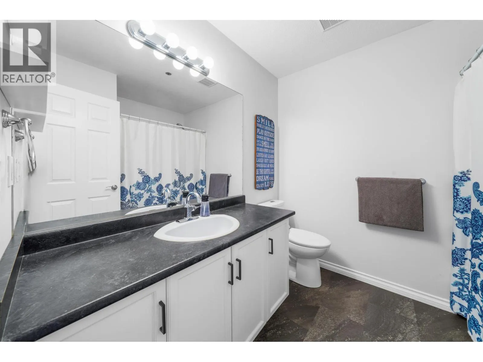 405 2335 WHYTE AVENUE