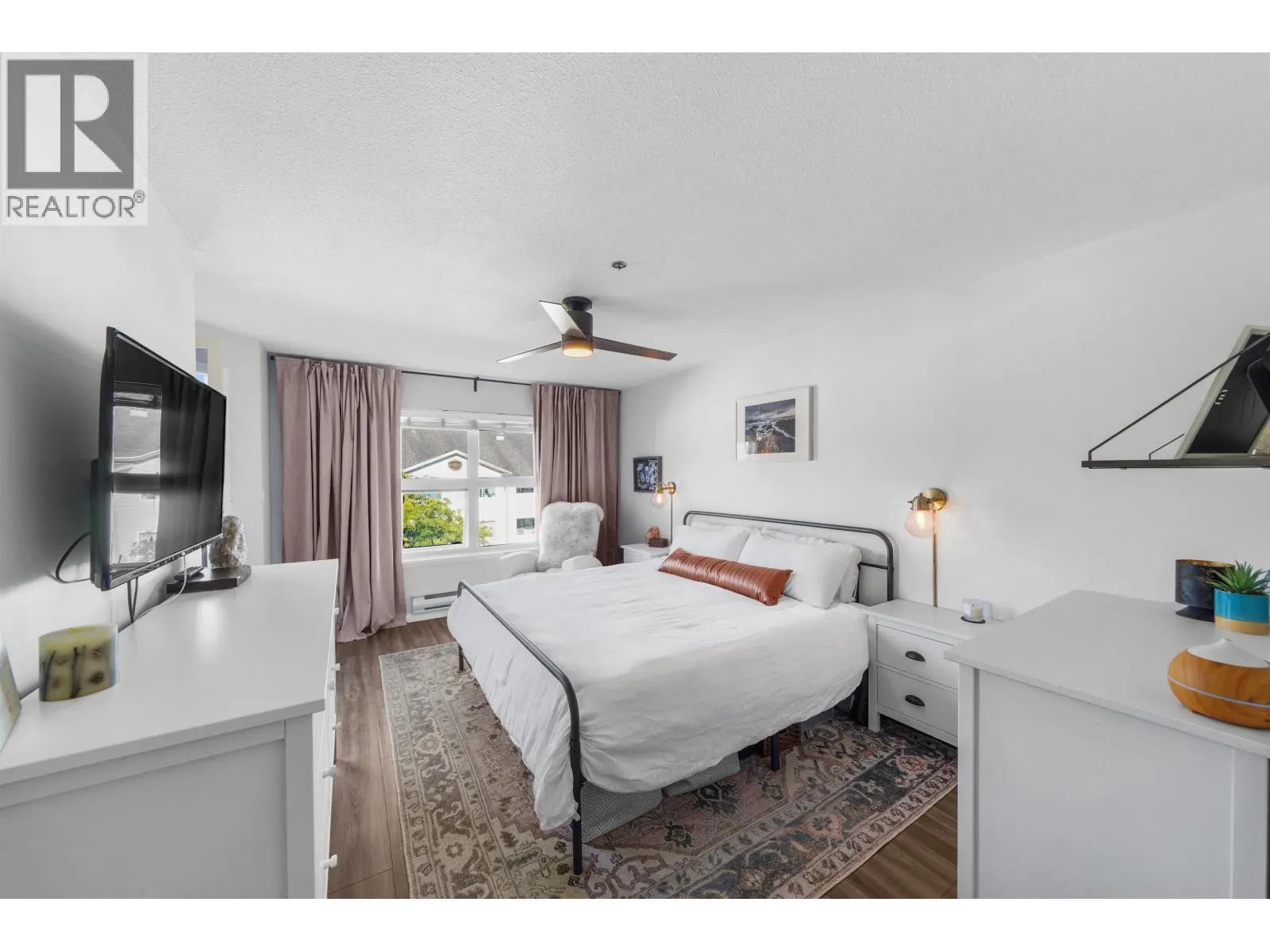 405 2335 WHYTE AVENUE
