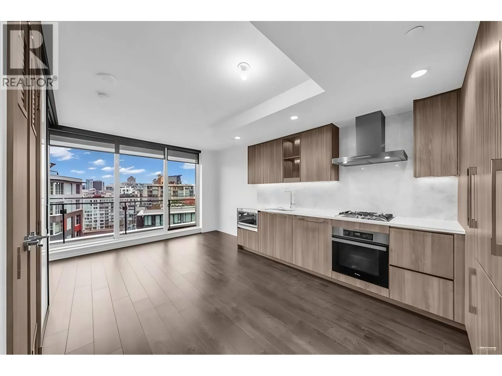 1302 1768 COOK STREET
