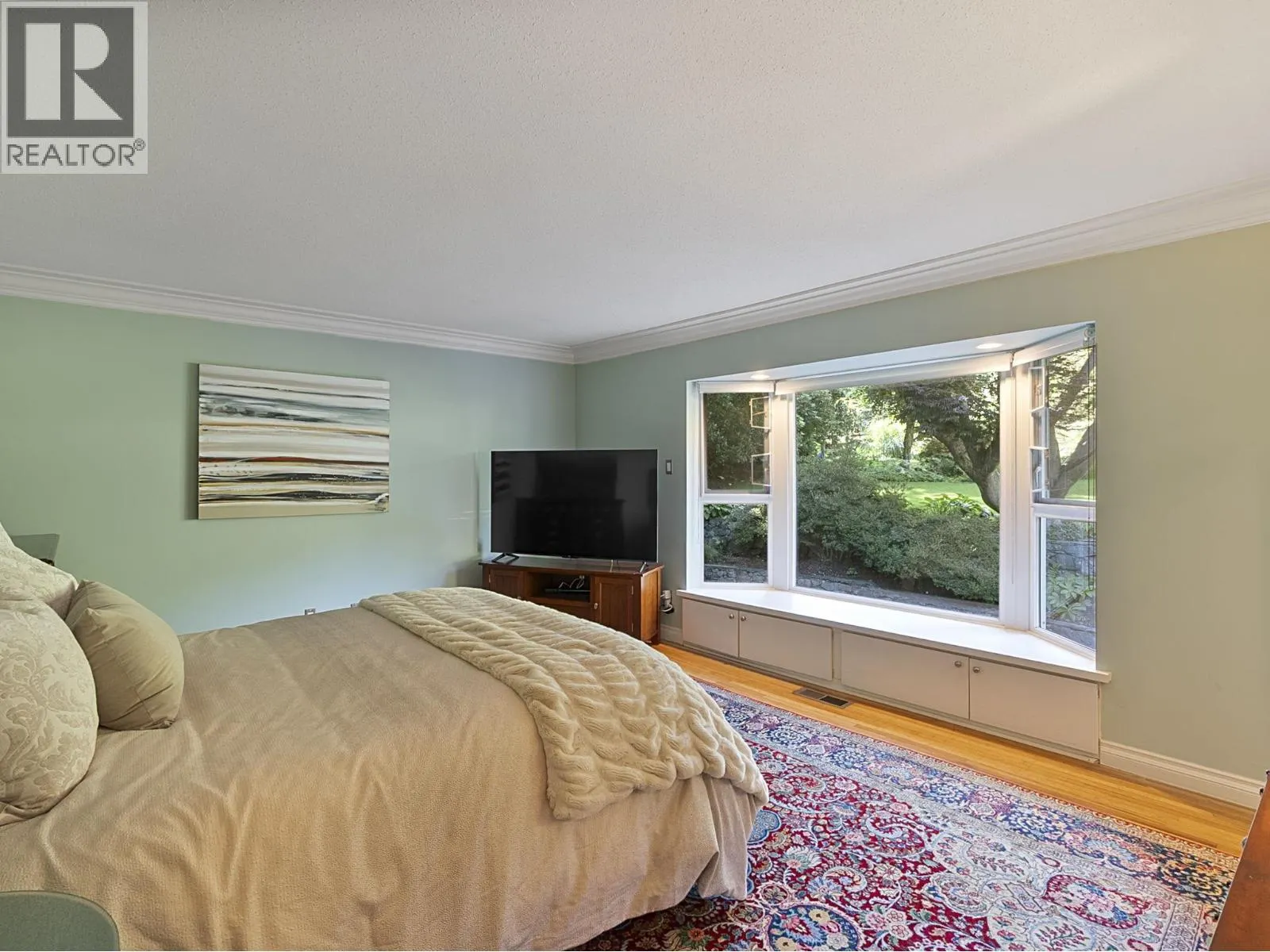 475 SOUTHBOROUGH DRIVE
