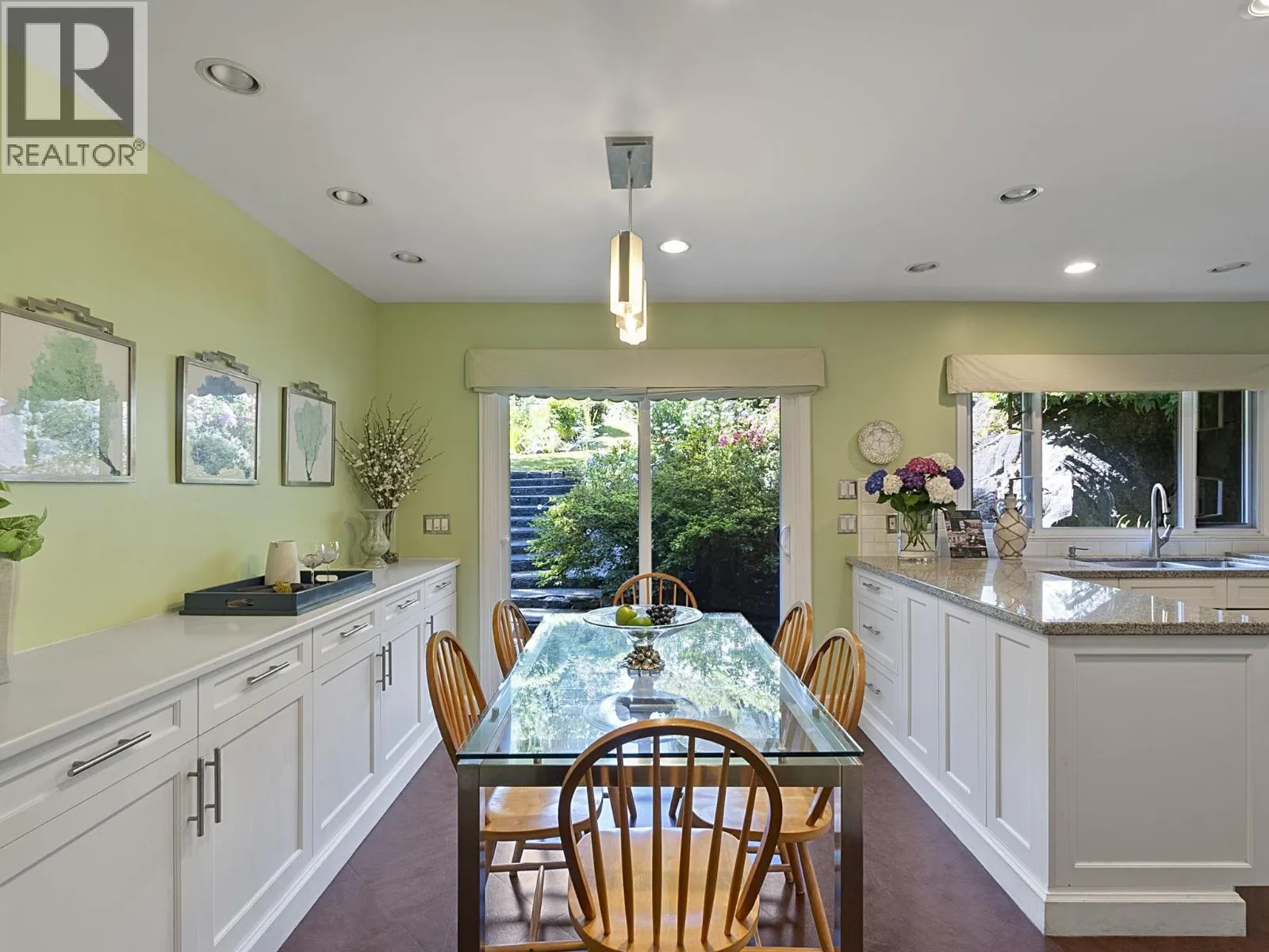 475 SOUTHBOROUGH DRIVE