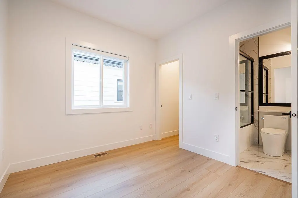 101 16693 16 AVENUE