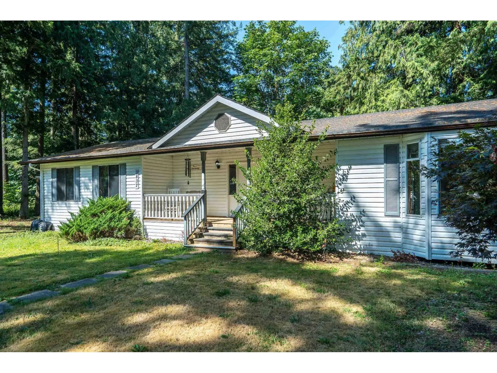 3837 KAREN DRIVE|Cultus Lake North