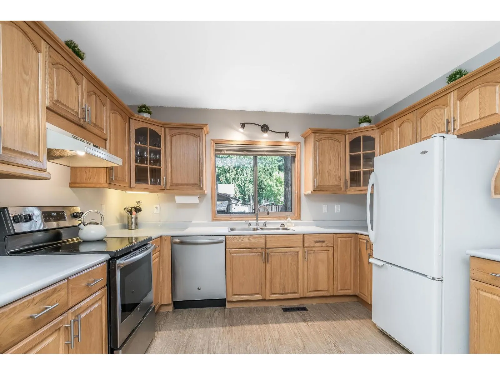 3837 KAREN DRIVE|Cultus Lake North