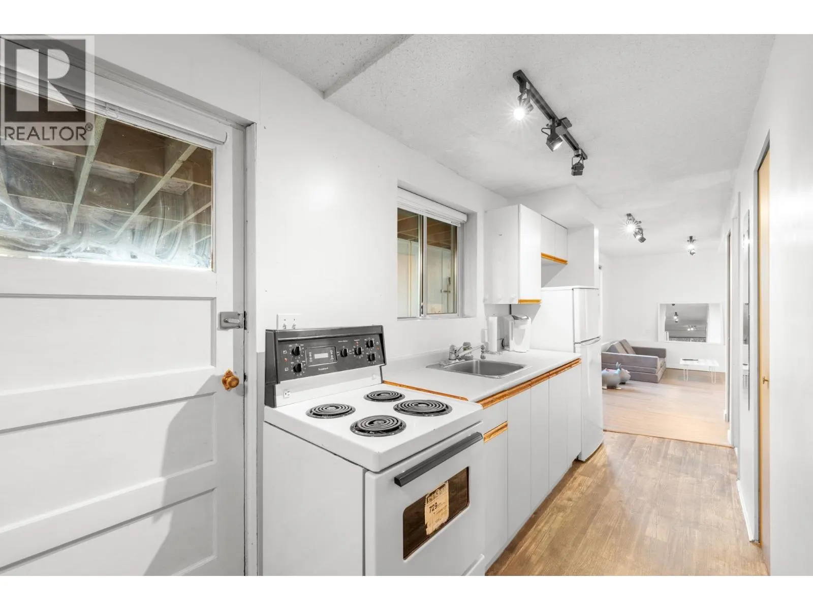827 BURNABY STREET