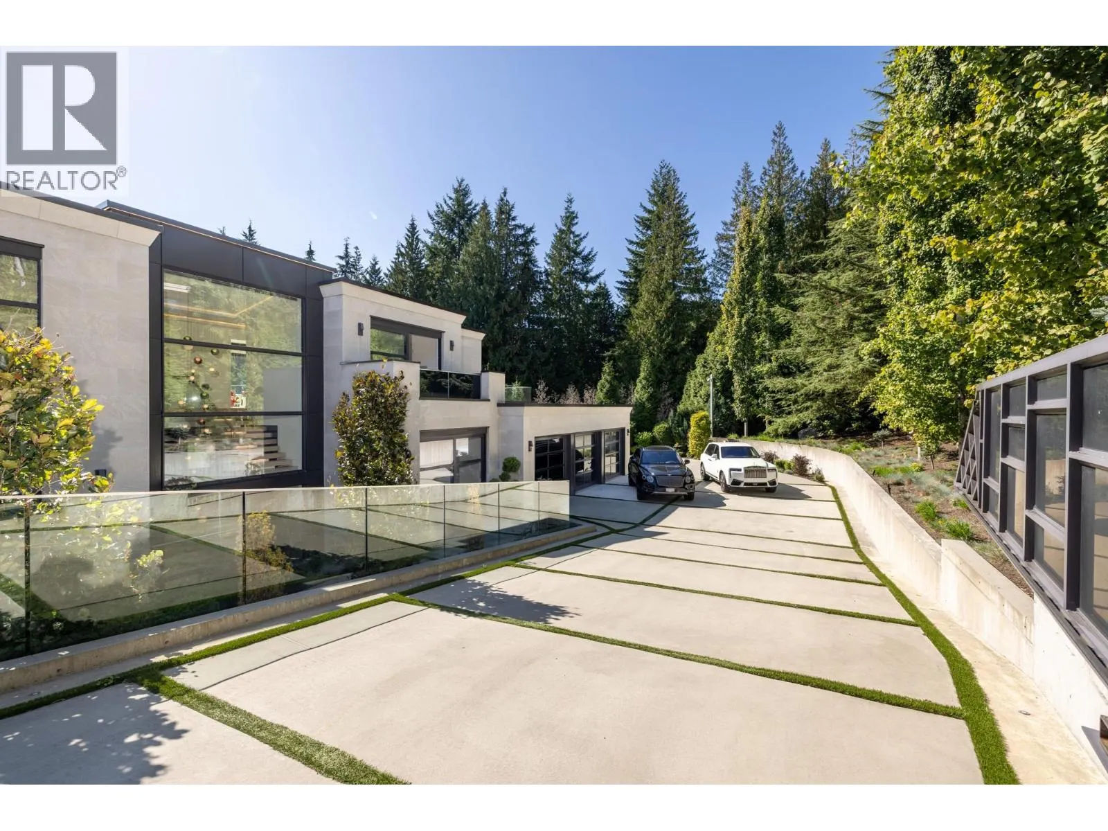 1050 KING GEORGES WAY
