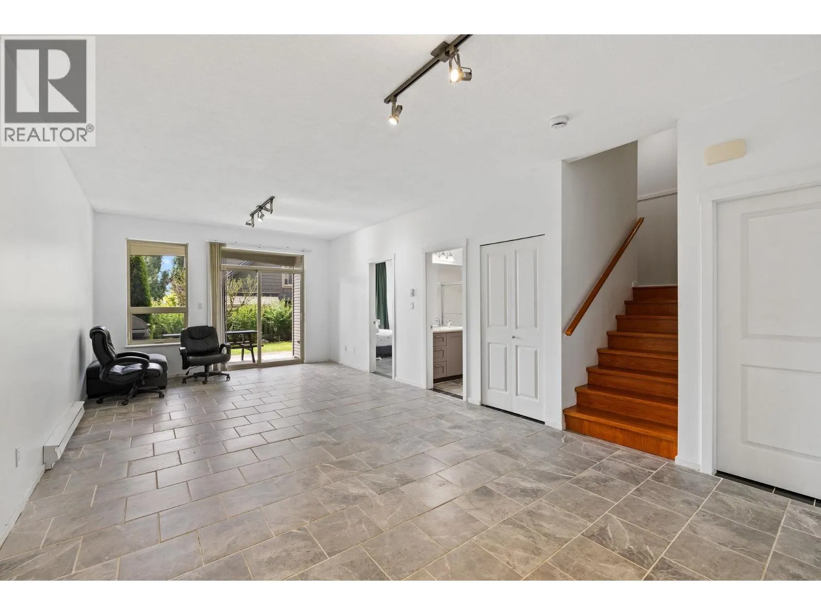 87 1369 PURCELL DRIVE