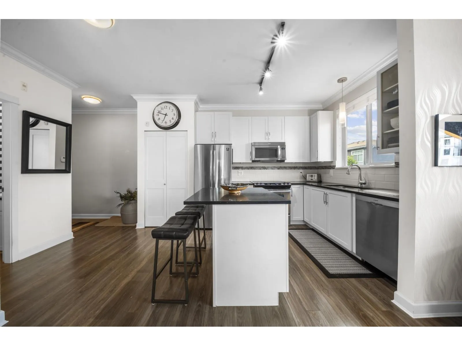 201 20861 83 AVENUE