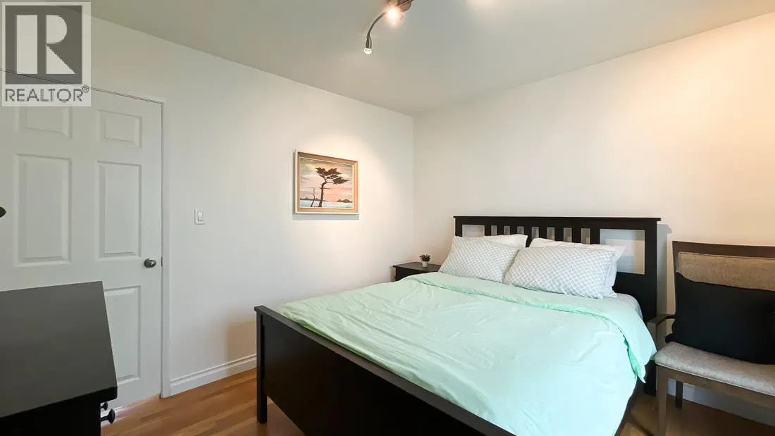 316 W QUEENS ROAD