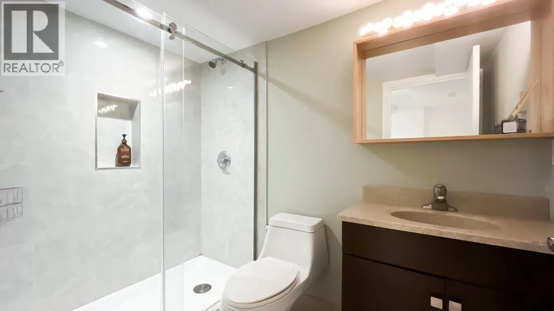 316 W QUEENS ROAD