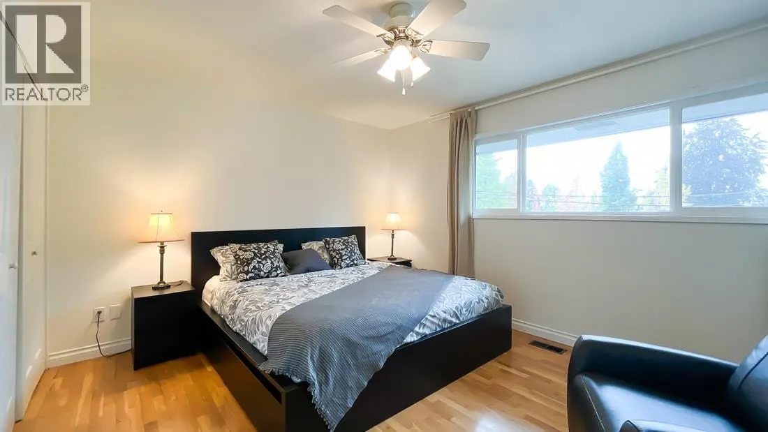 316 W QUEENS ROAD