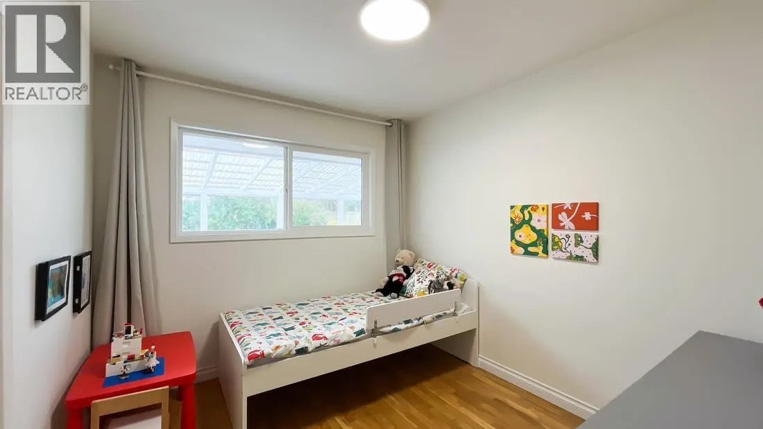 316 W QUEENS ROAD