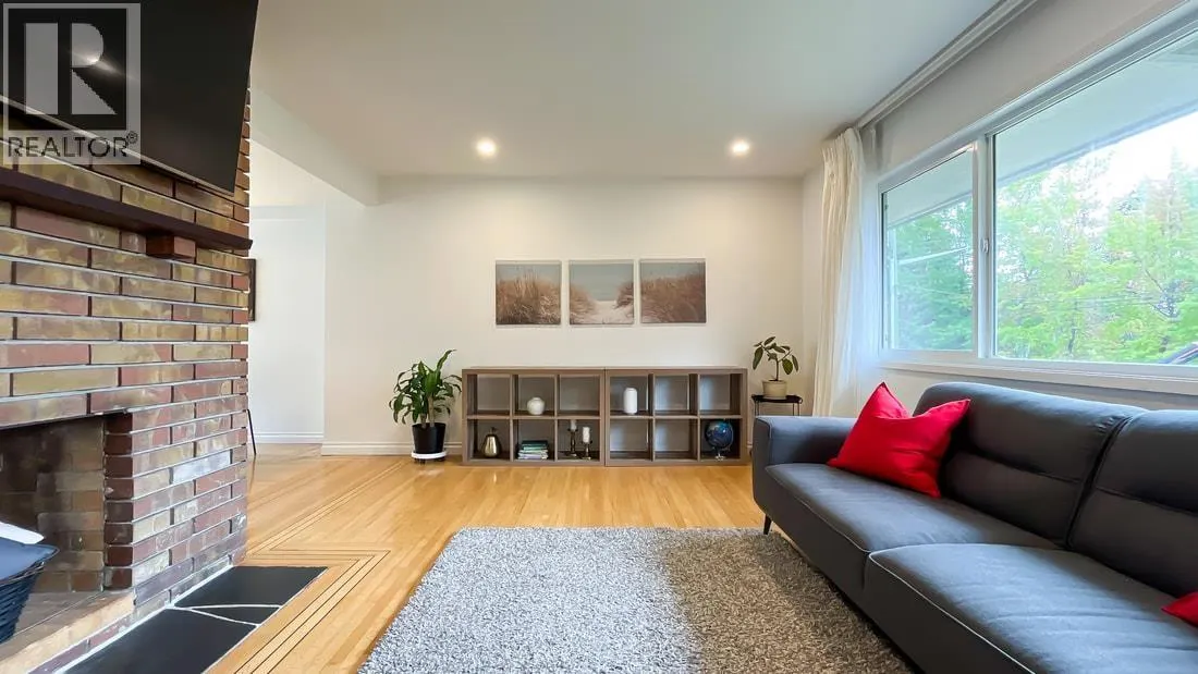316 W QUEENS ROAD