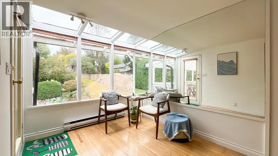 316 W QUEENS ROAD