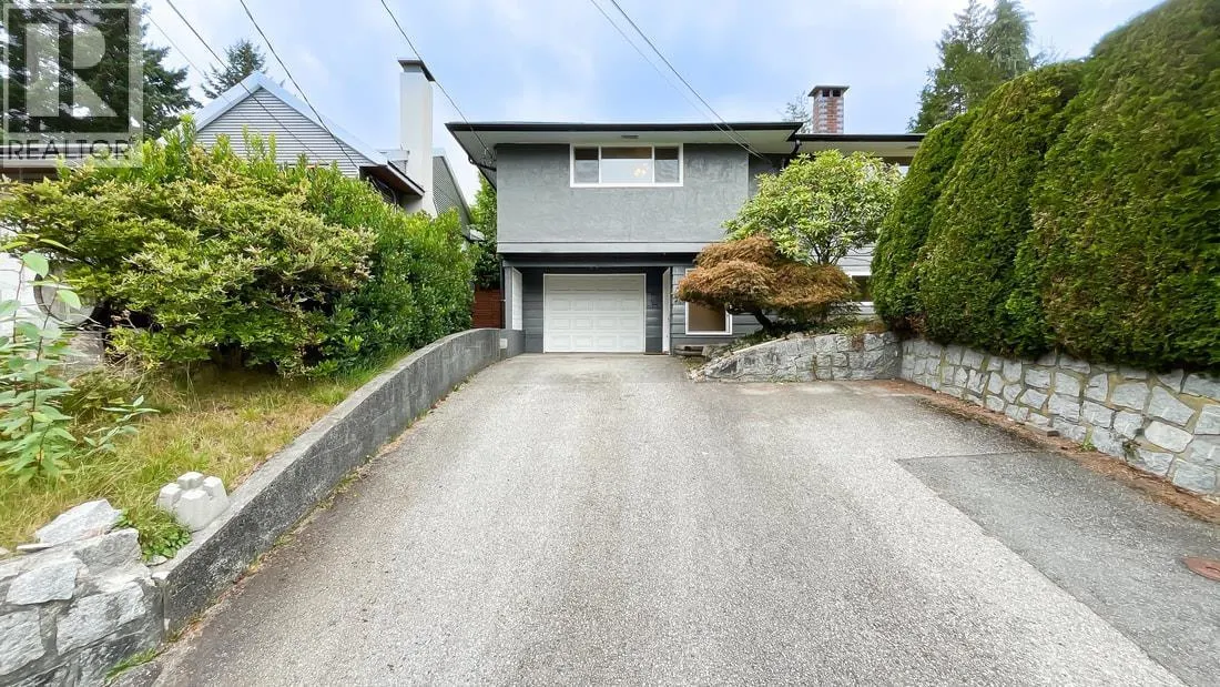 316 W QUEENS ROAD