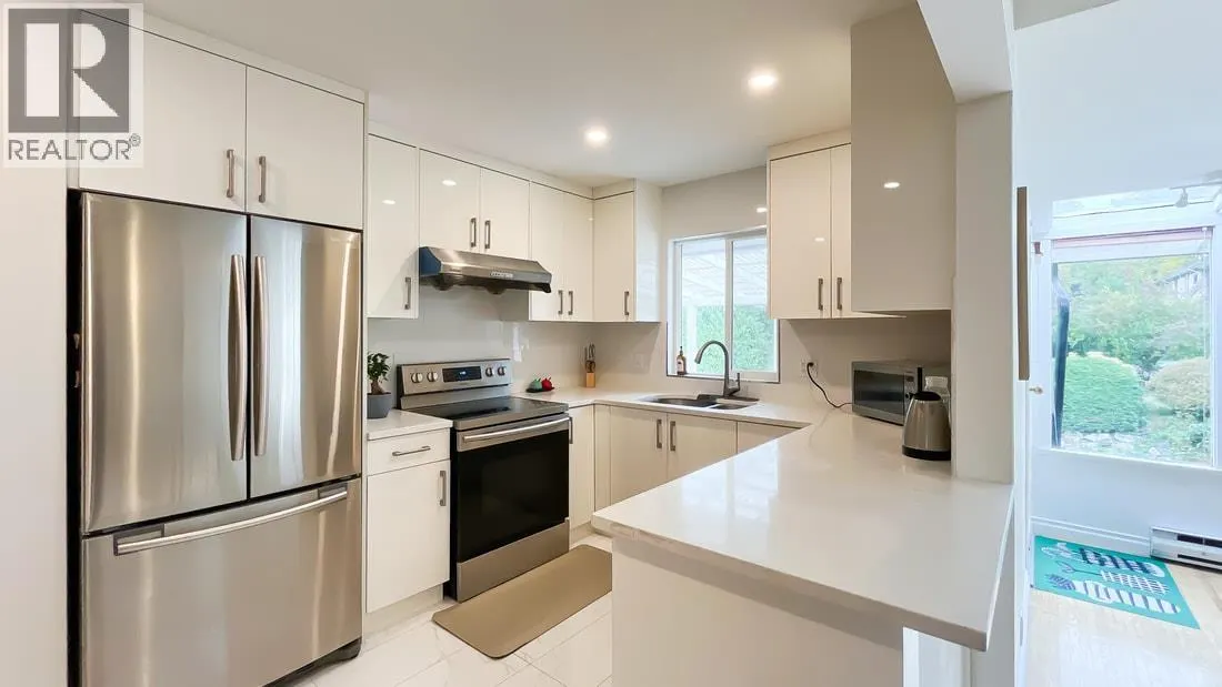 316 W QUEENS ROAD