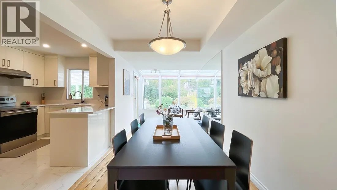 316 W QUEENS ROAD