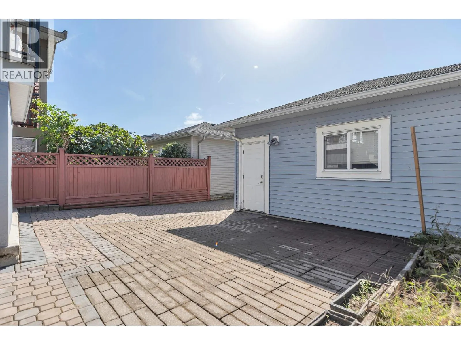 216 HUME STREET