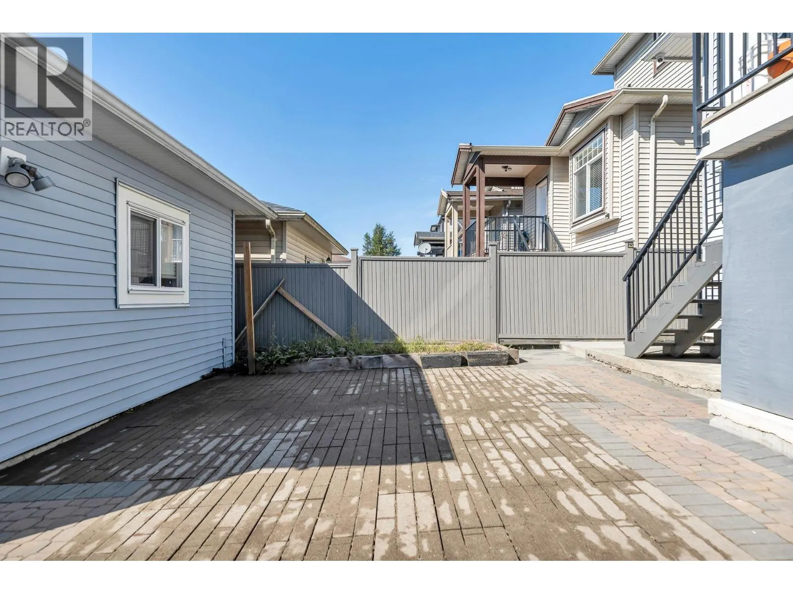 216 HUME STREET