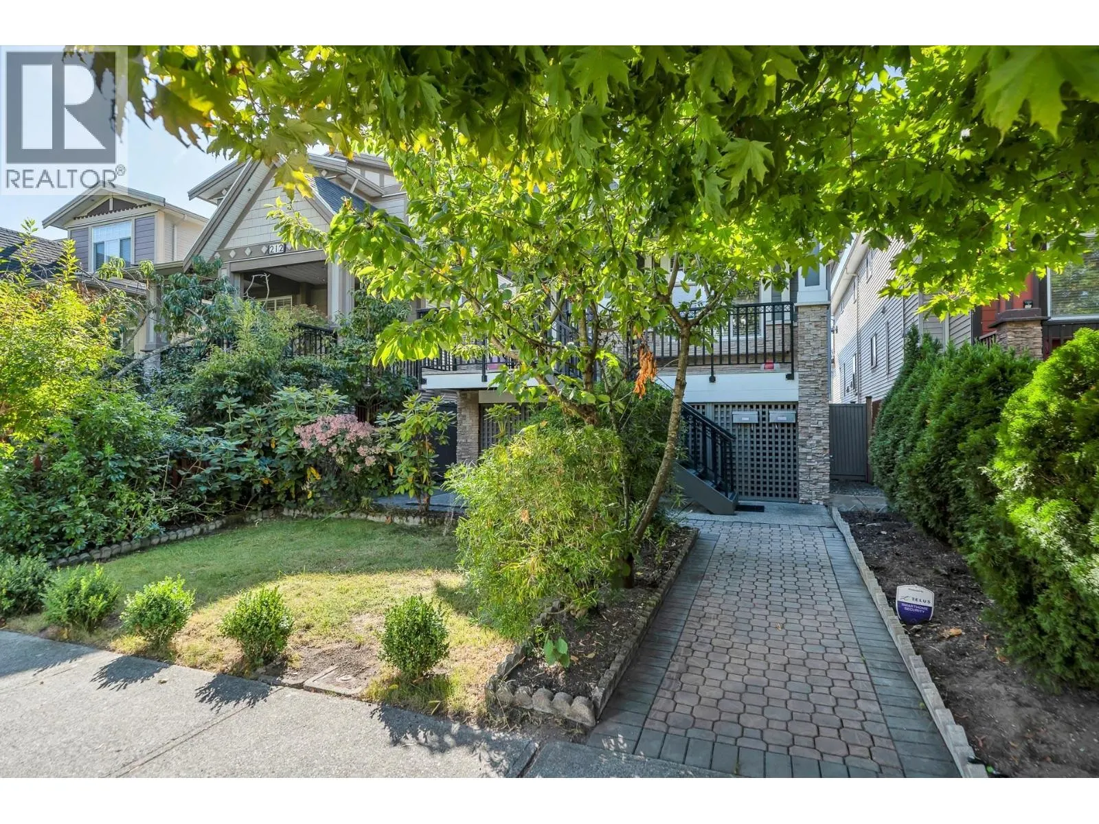 216 HUME STREET
