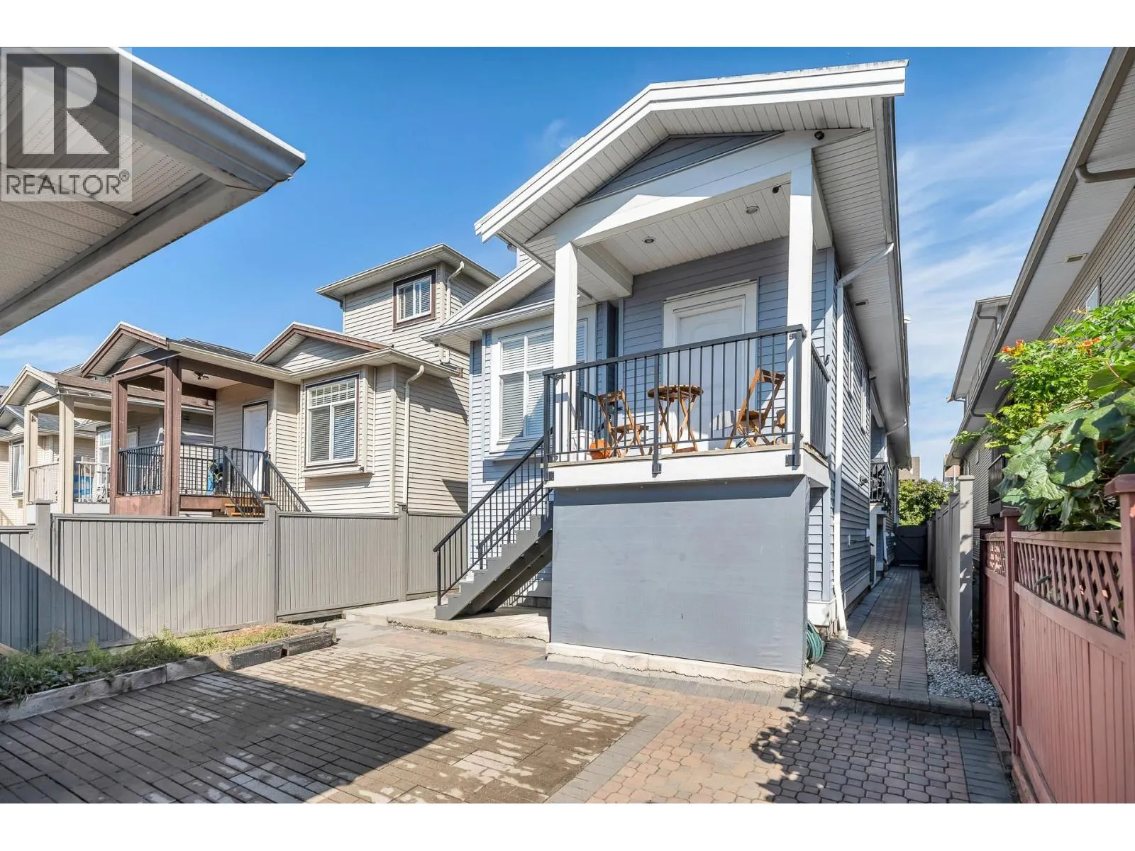 216 HUME STREET
