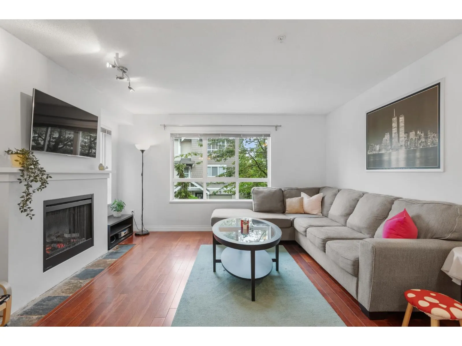 86 6747 203 STREET