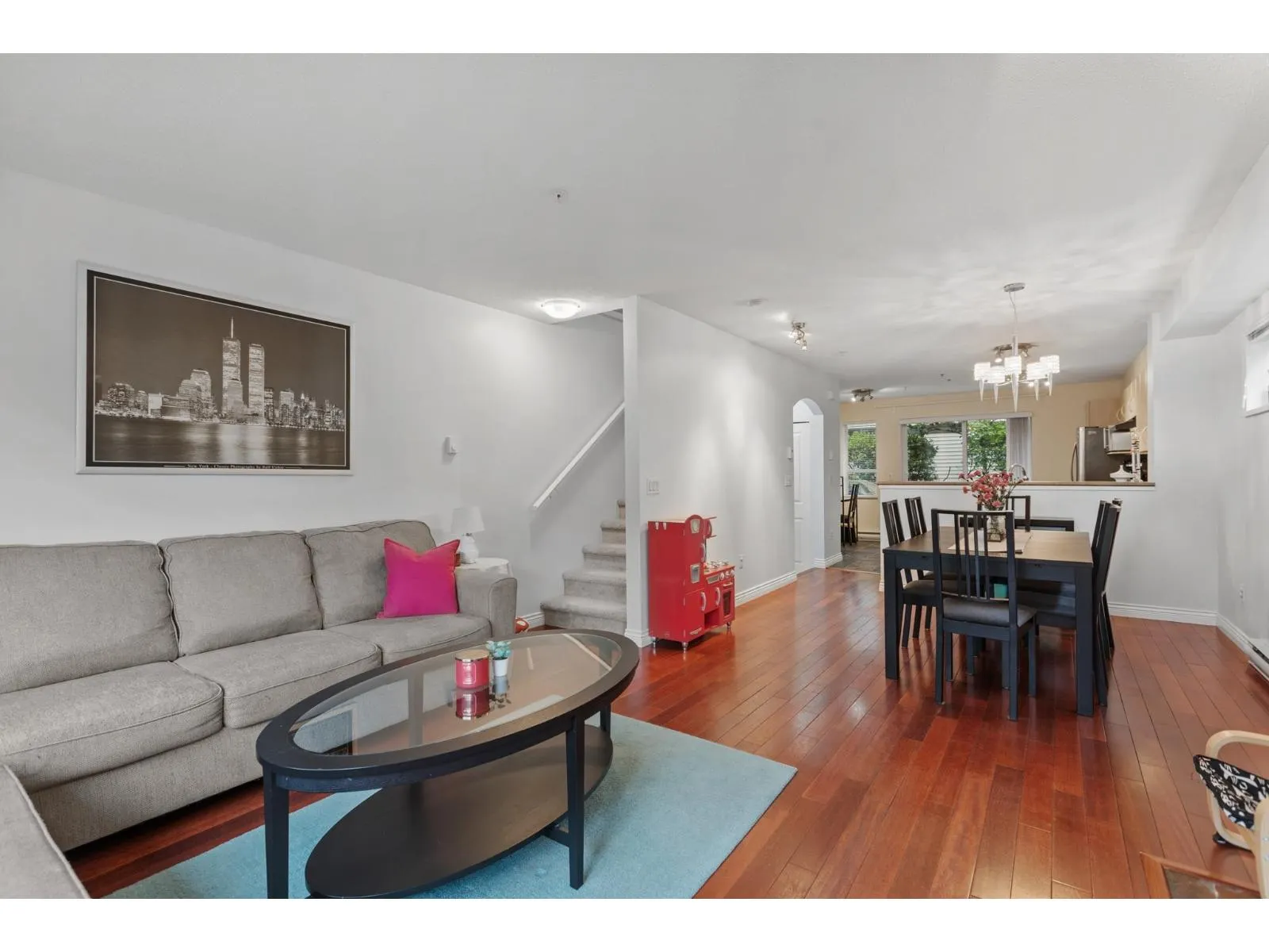 86 6747 203 STREET
