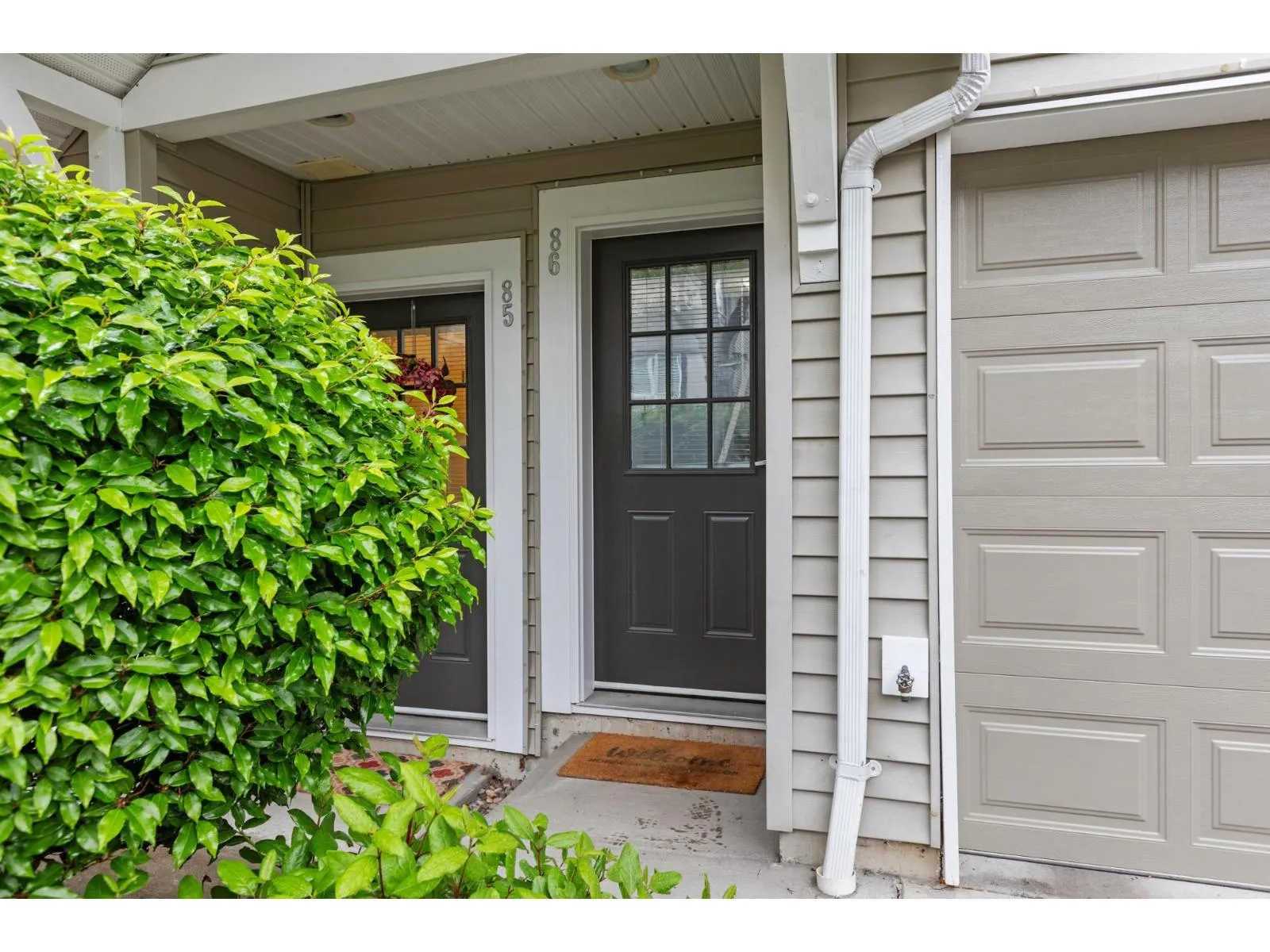 86 6747 203 STREET