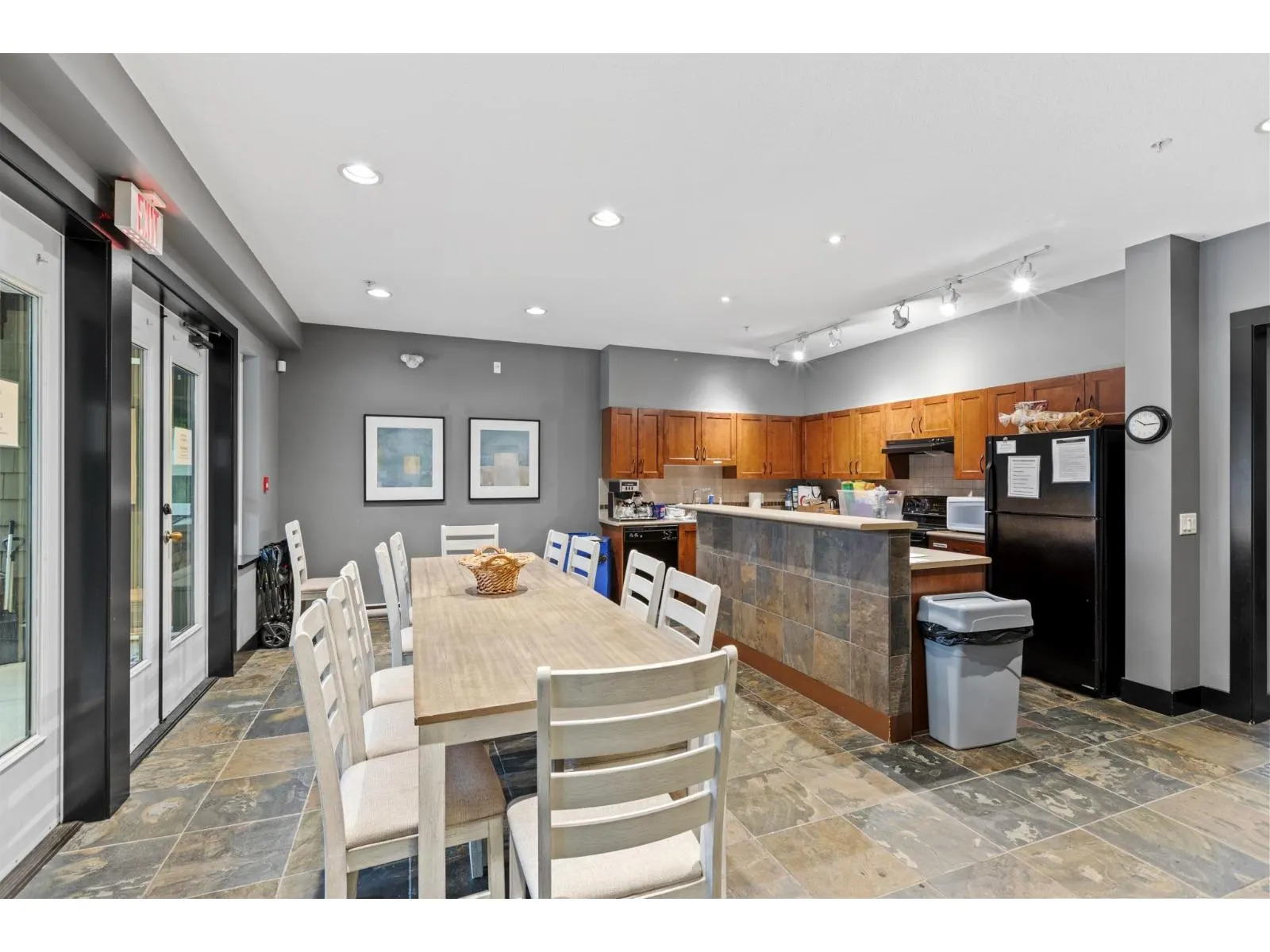 86 6747 203 STREET