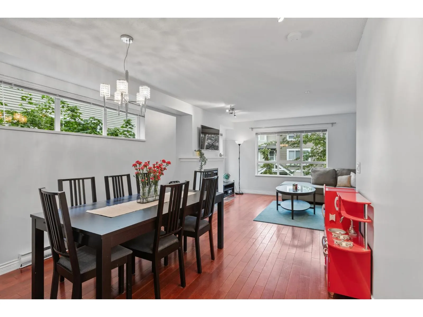 86 6747 203 STREET