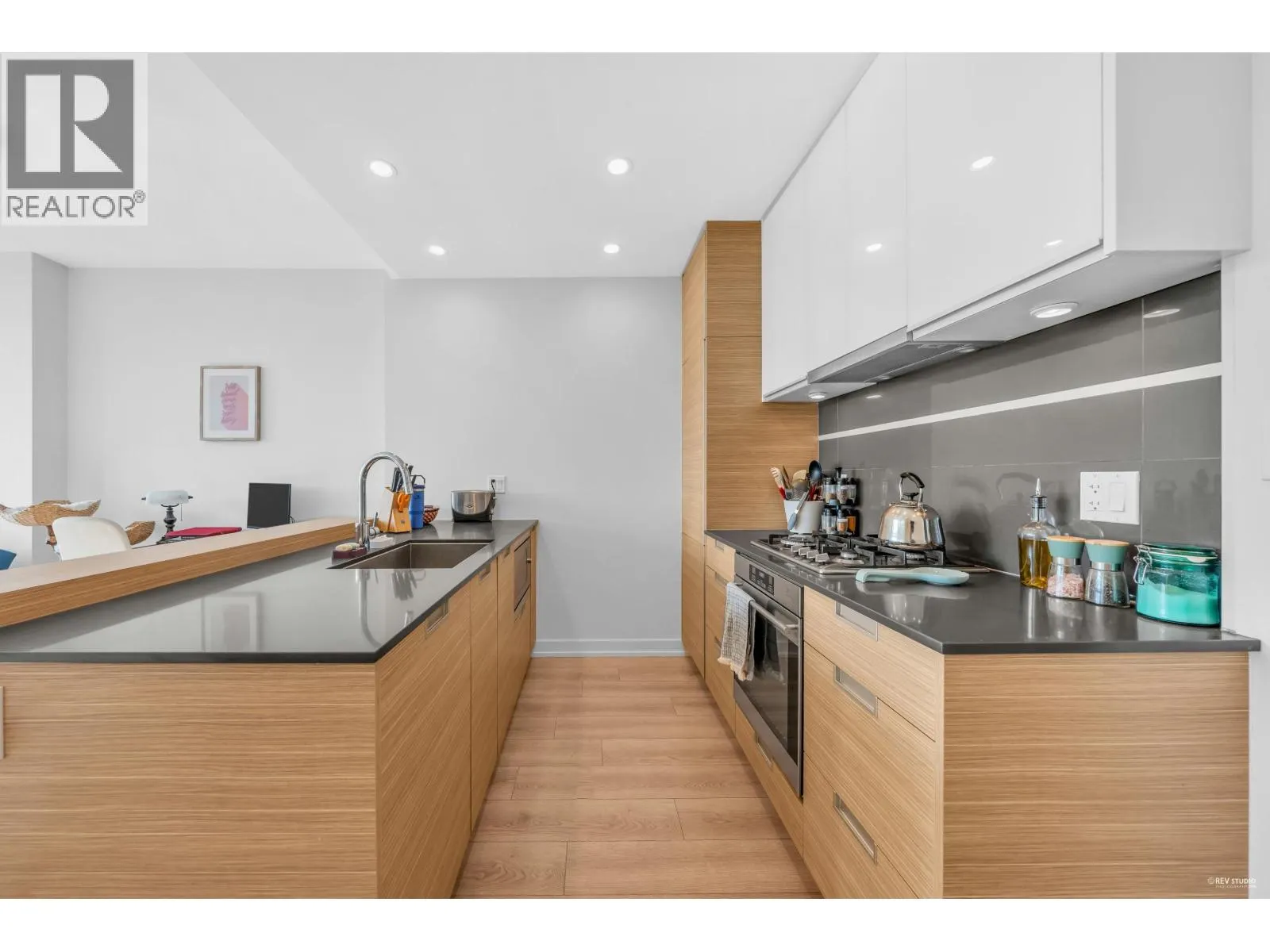1108 4688 KINGSWAY