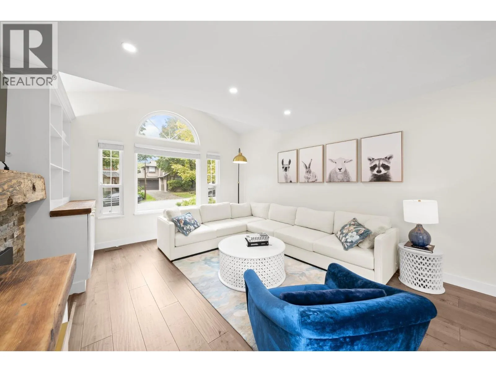 860 RUCKLE COURT