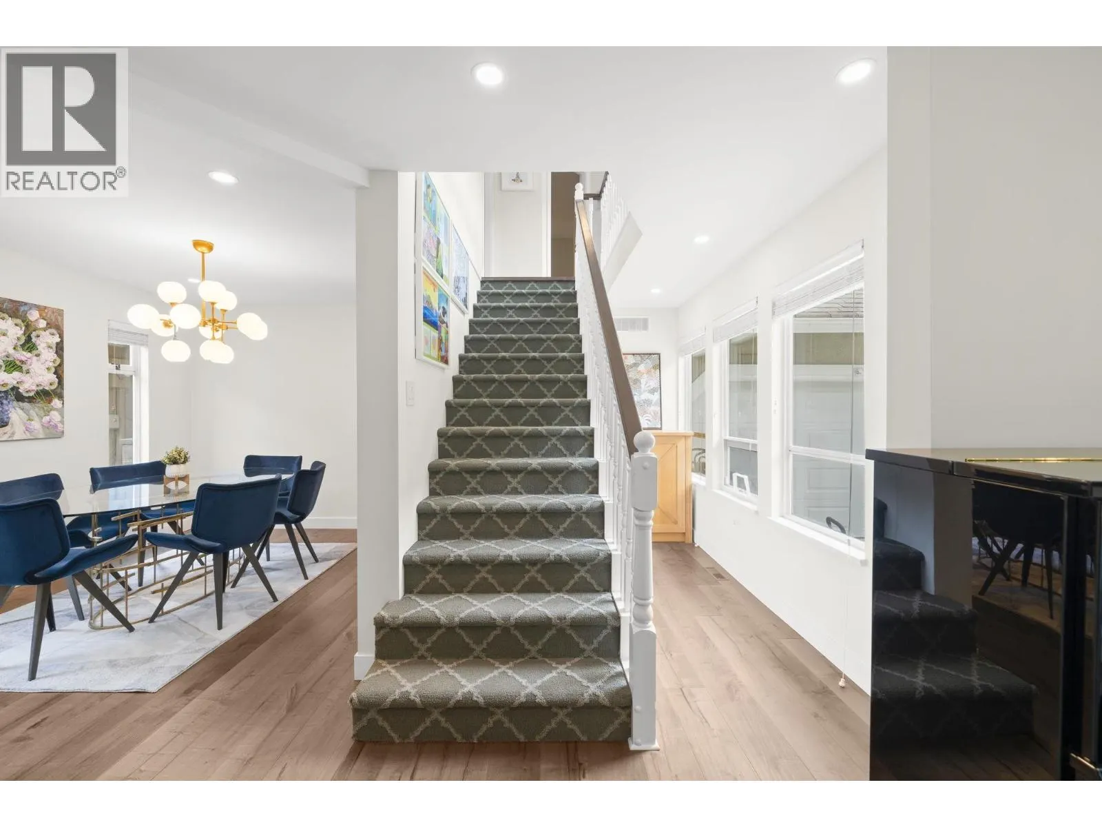 860 RUCKLE COURT