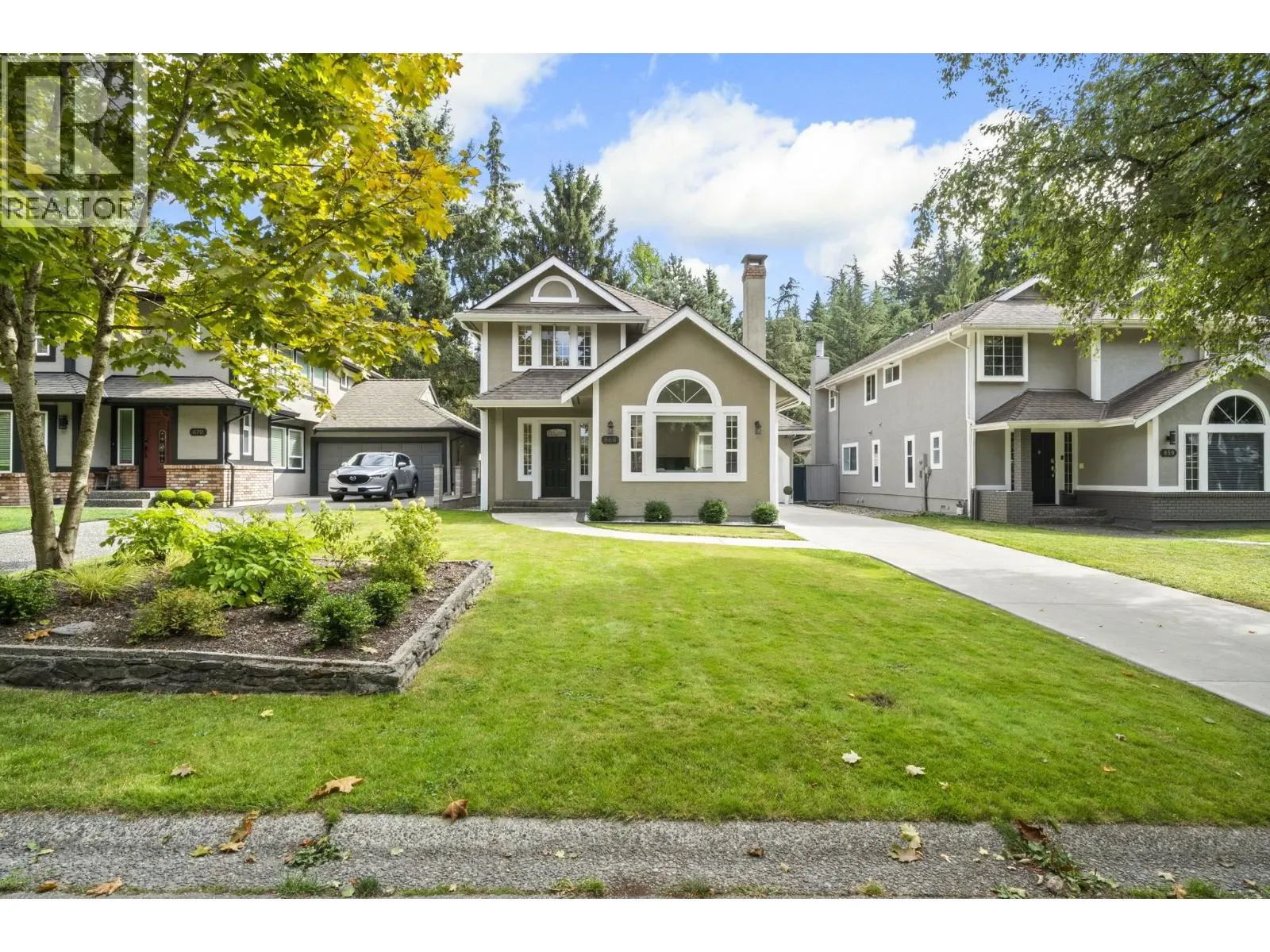 860 RUCKLE COURT