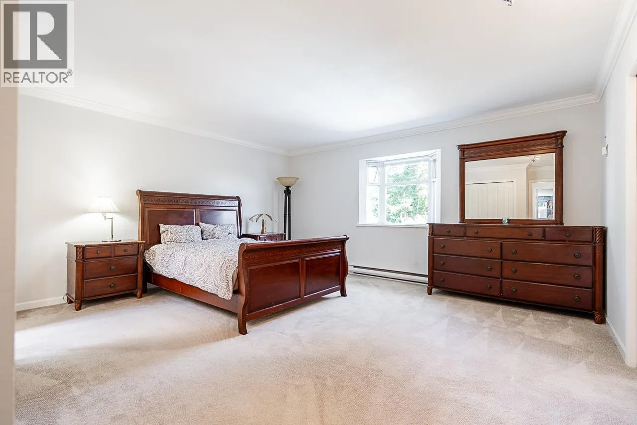 5271 CAMBRIDGE COURT