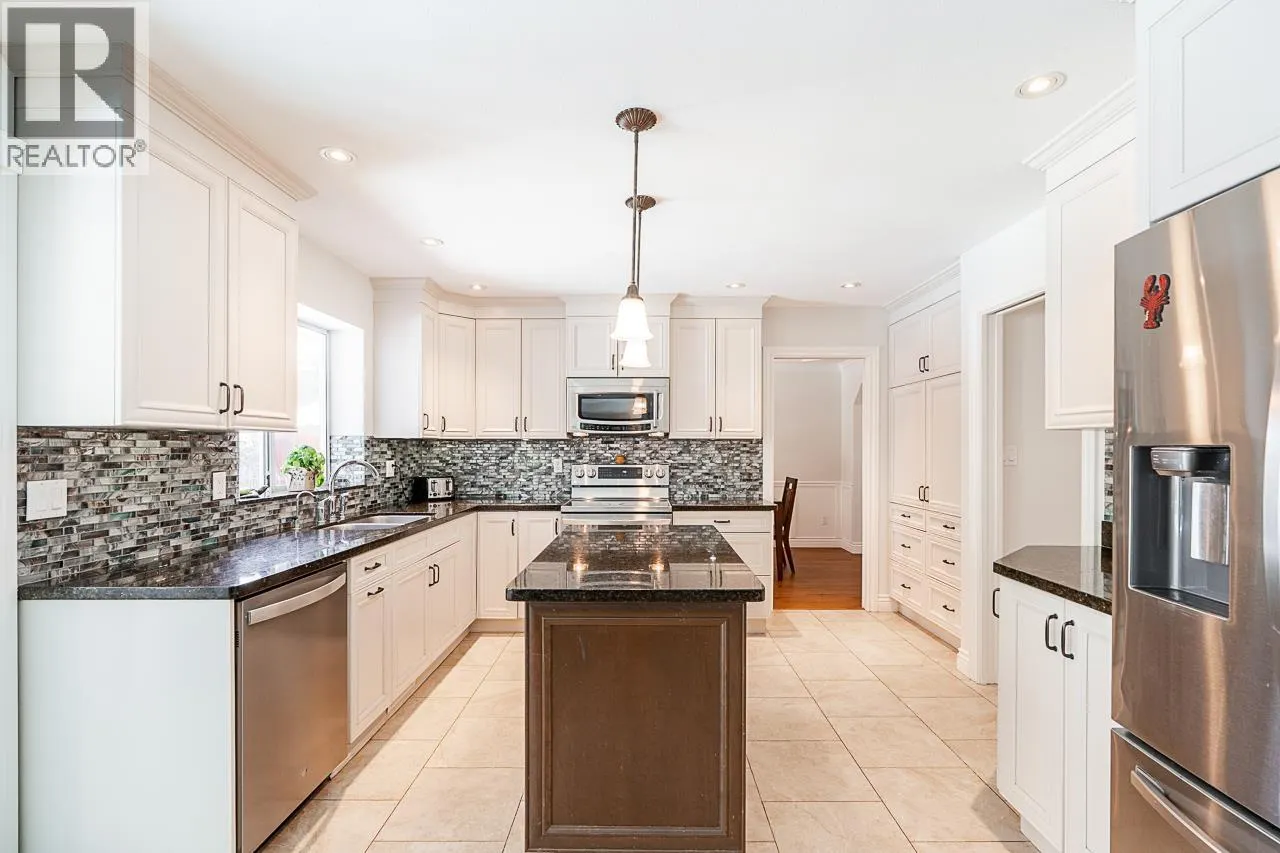 5271 CAMBRIDGE COURT
