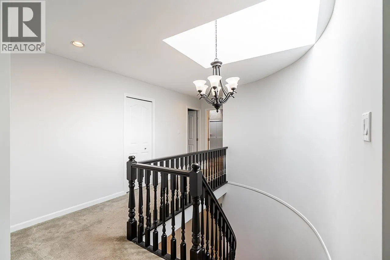 5271 CAMBRIDGE COURT