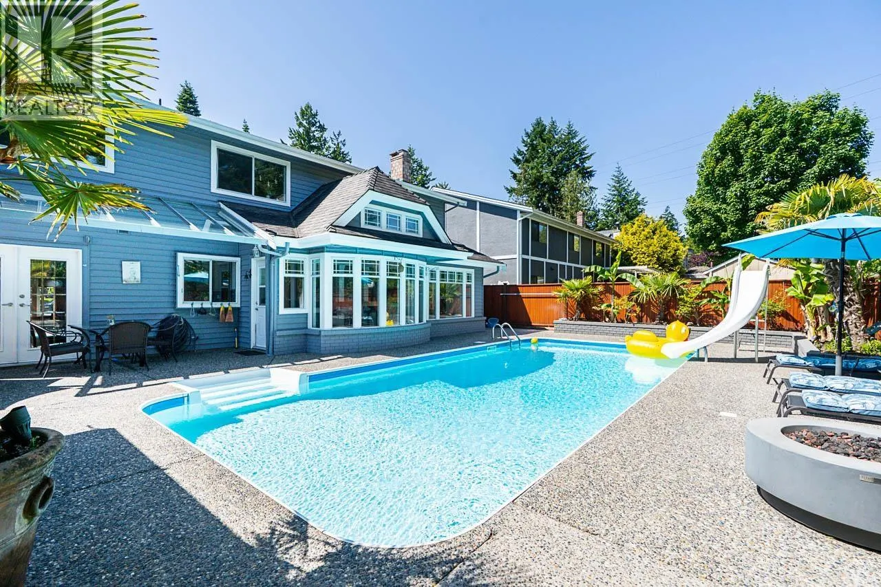 5271 CAMBRIDGE COURT