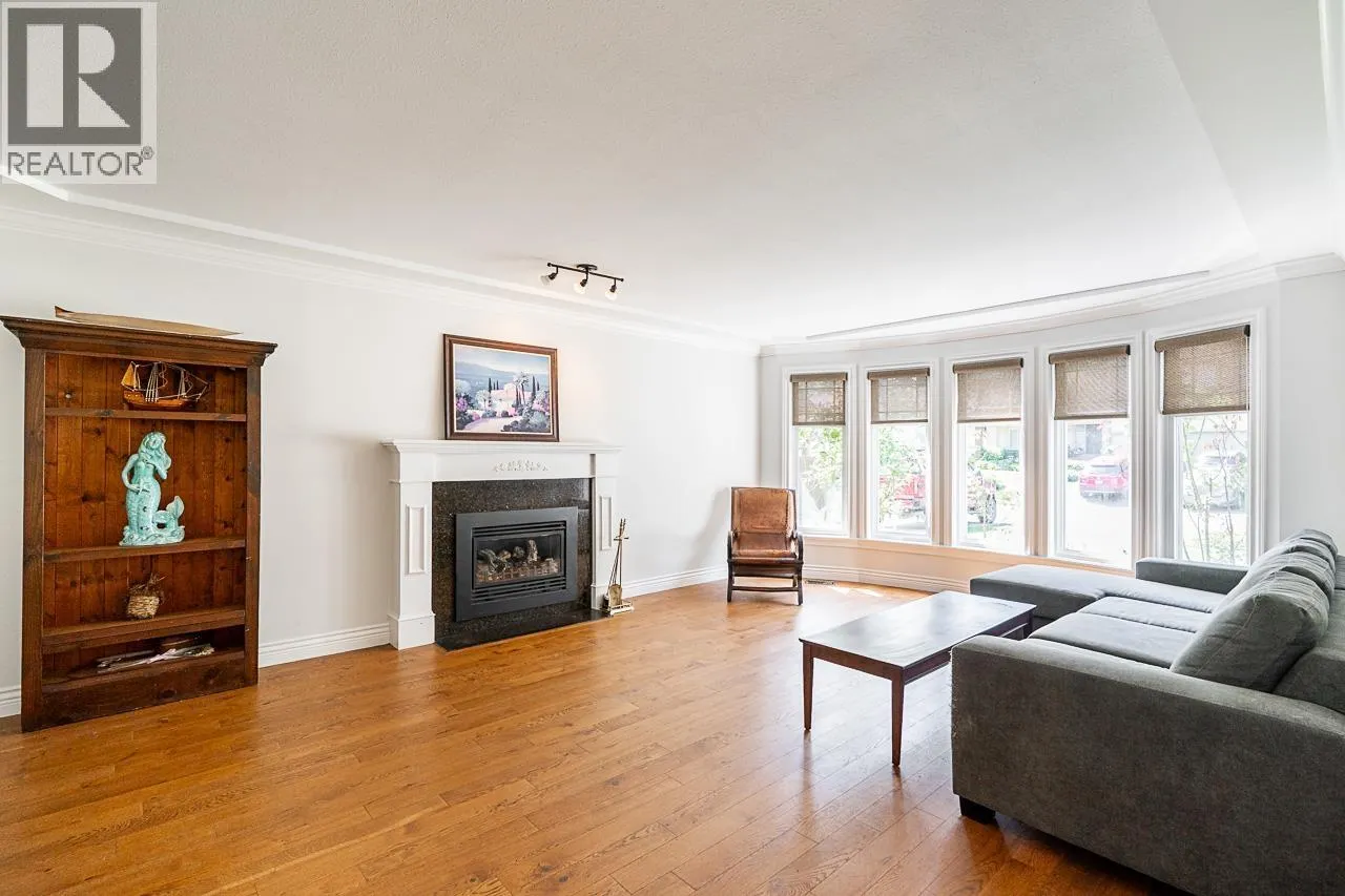 5271 CAMBRIDGE COURT