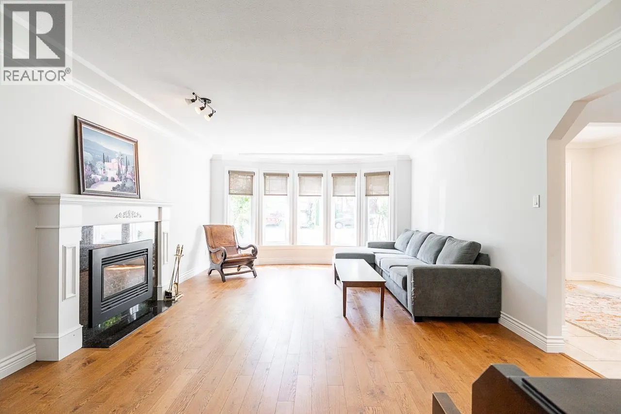 5271 CAMBRIDGE COURT
