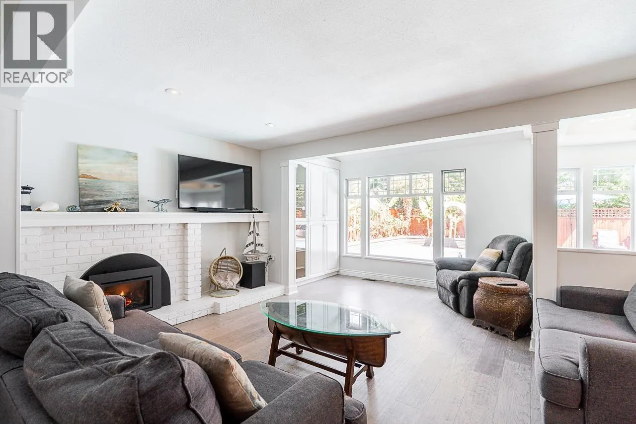 5271 CAMBRIDGE COURT
