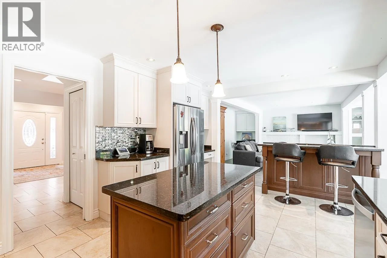 5271 CAMBRIDGE COURT
